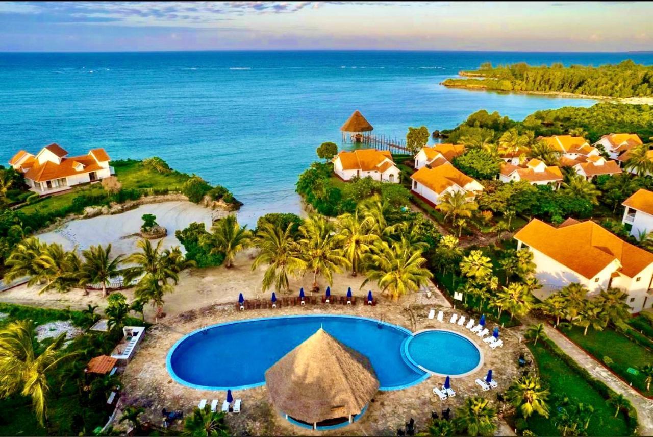 Azao Resort & Spa Pongwe Buitenkant foto