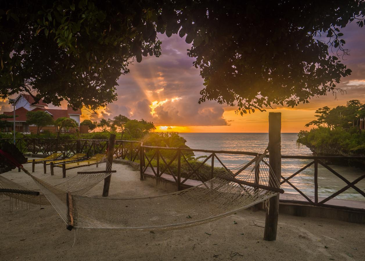 Azao Resort & Spa Pongwe Buitenkant foto